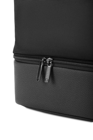 Swissgear 1097 Weekender Tote Travel Bag - Black Dual zippered bottom compartment