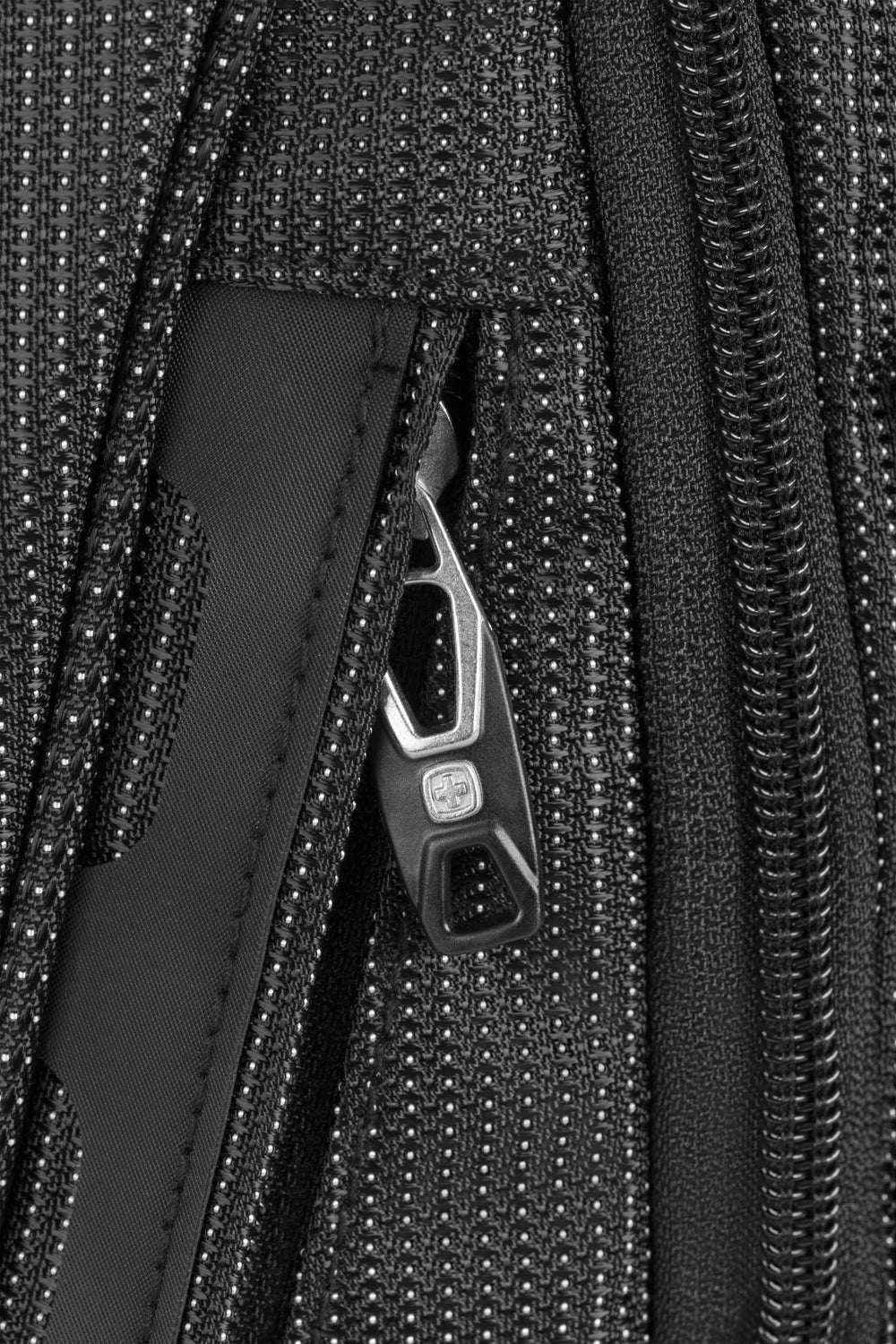 SWISSGEAR - Travel Tech Elite USB ScanSmart Laptop Backpack - Black/Red - 17