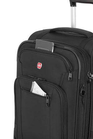 SWISSGEAR 7070 Carry-on Expandable Spinner A trio of zippered front pockets