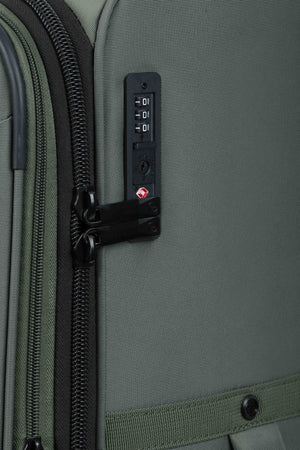 SWISSGEAR 7070 Large Expandable Spinner - Green Integrated, flush mounted TSA approved combination lock for added security
