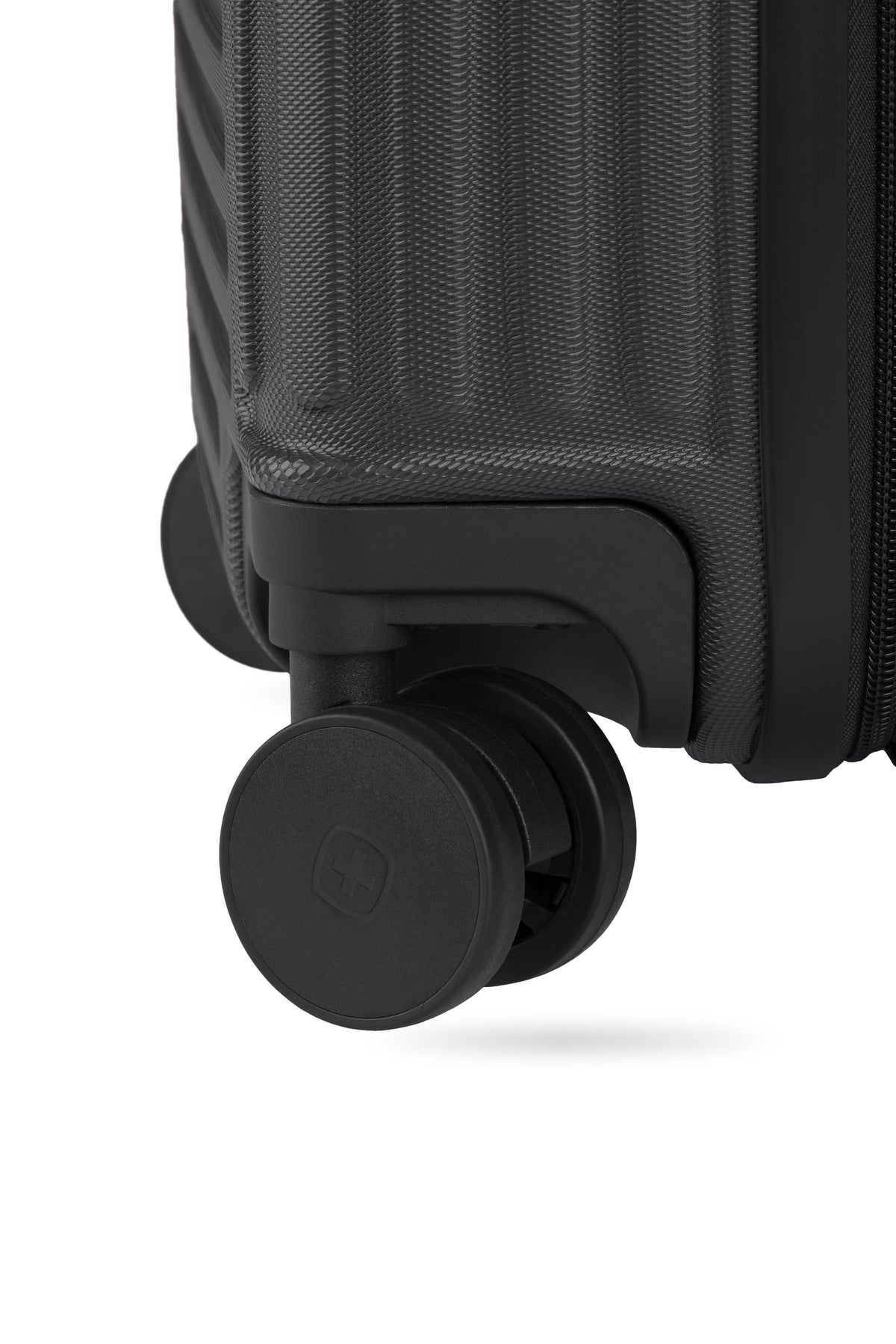 SWISSGEAR - Summit Reserve Carry On Spinner