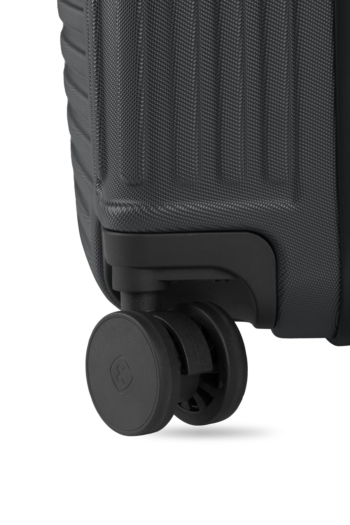 SWISSGEAR - Summit Reserve Medium Checked Spinner