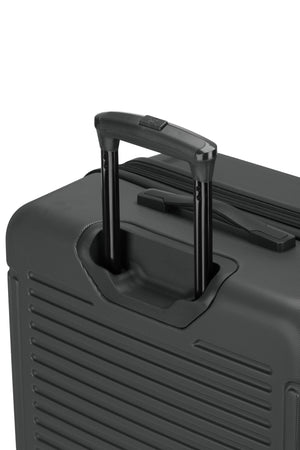 SWISSGEAR - Summit Reserve Large Checked Spinner