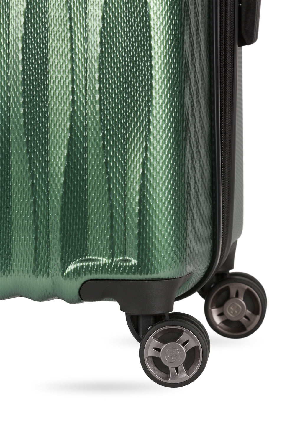 SWISSGEAR - Energie Medium Checked Spinner - Verdun Green - 09