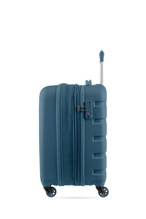 SWISSGEAR - Signature Carry-On Spinner