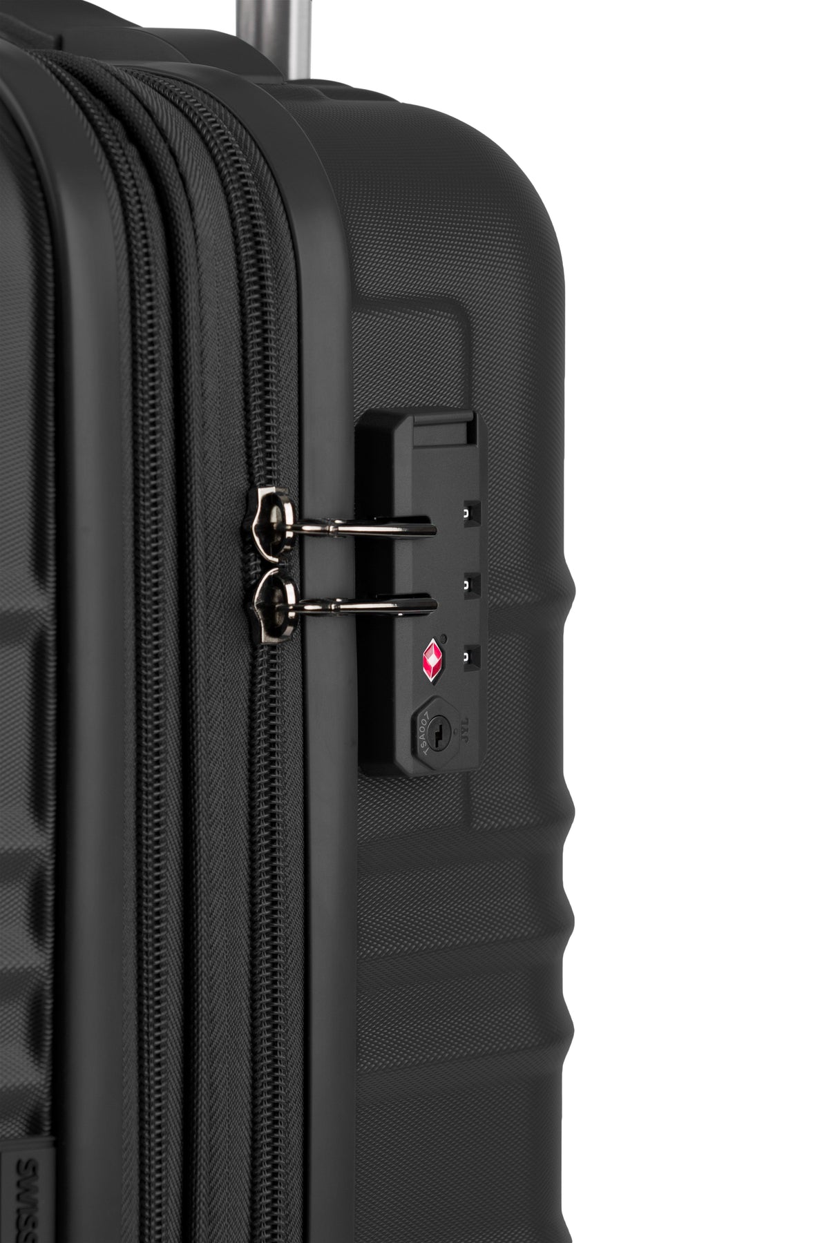 SWISSGEAR - Cascade II Carry On Spinner - Black - LE - 08