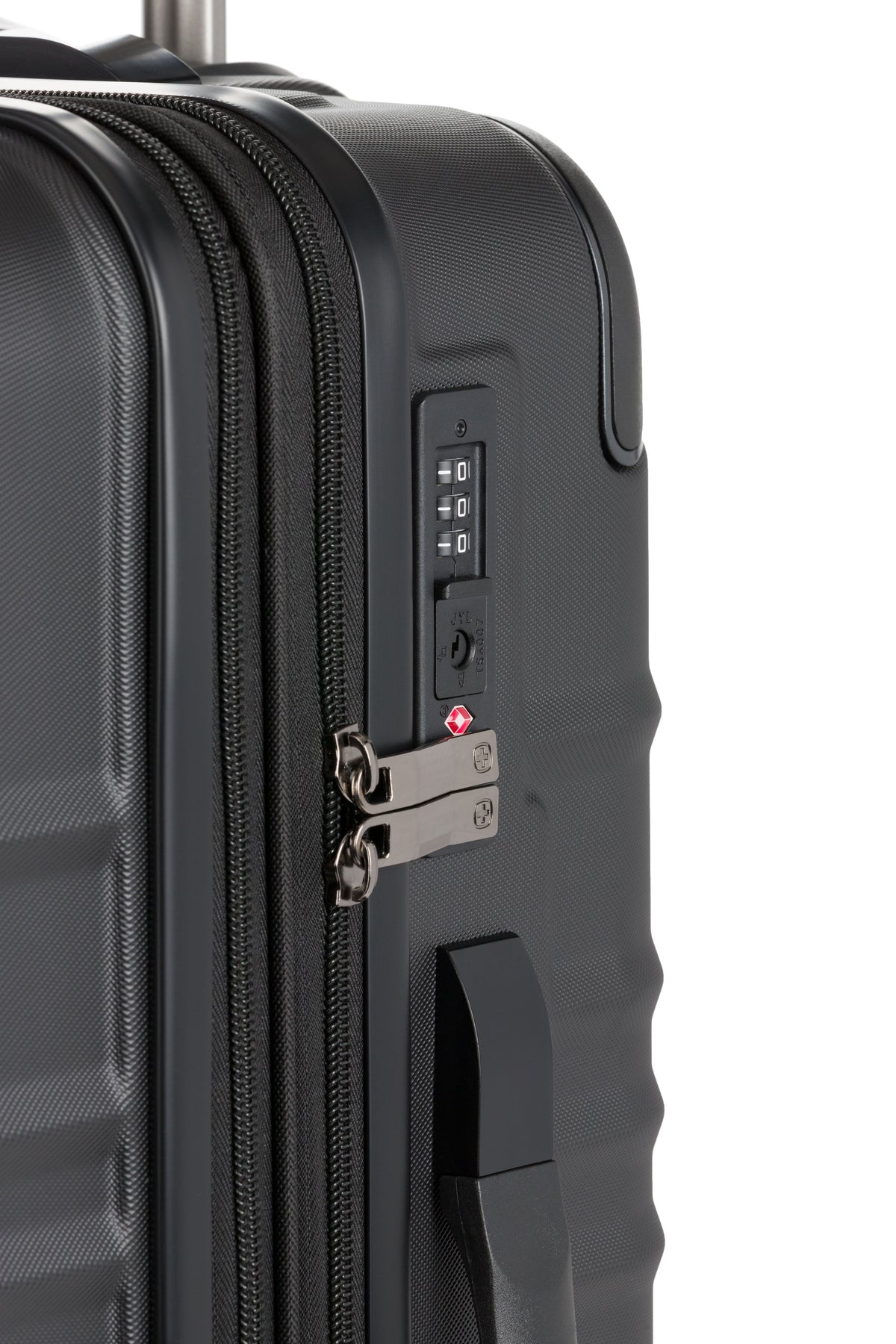 SWISSGEAR - Cascade II Medium Checked Spinner - Black - 07
