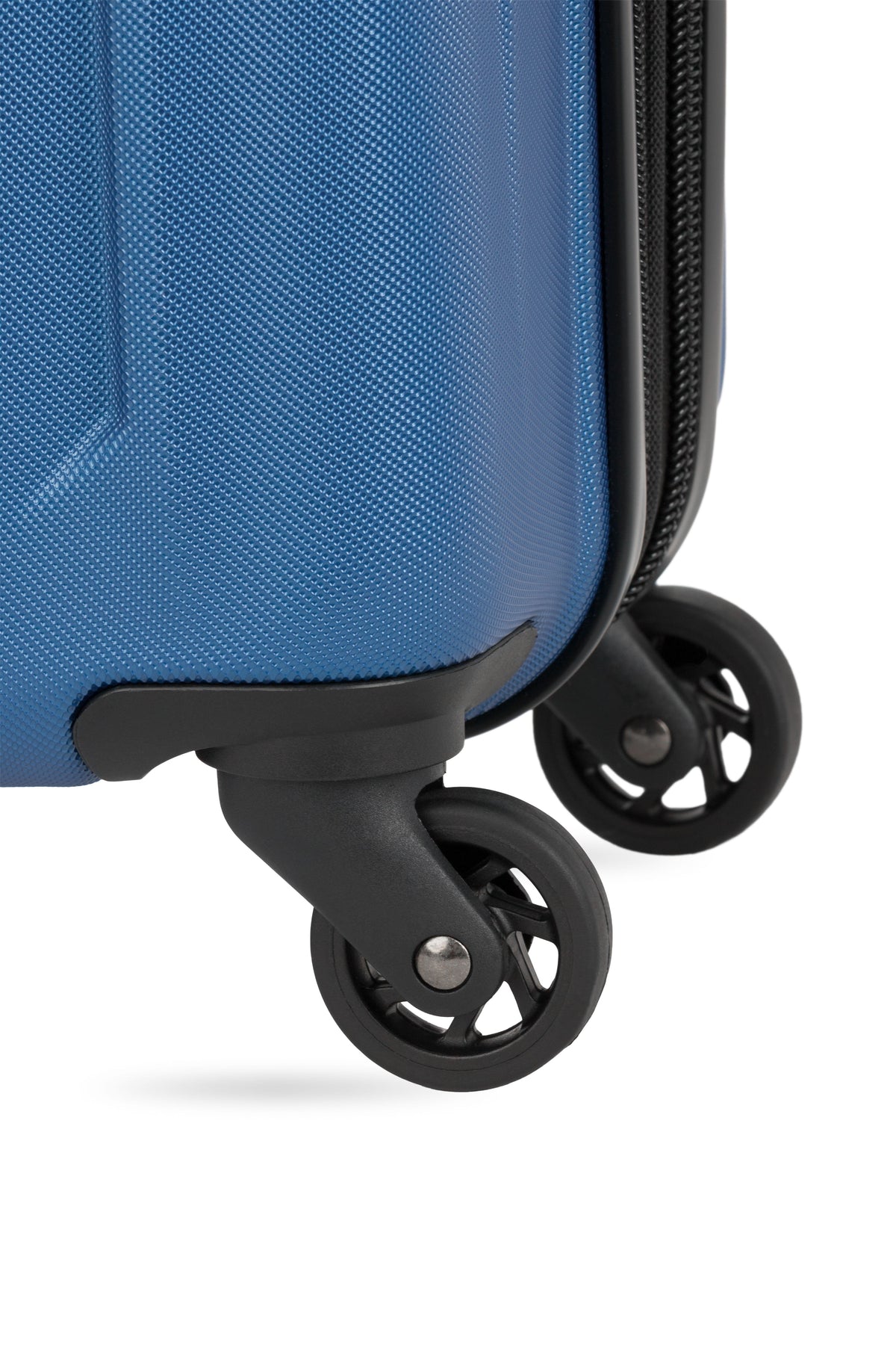 SWISSGEAR - Chrome Carry-On Spinner - Blue - 09