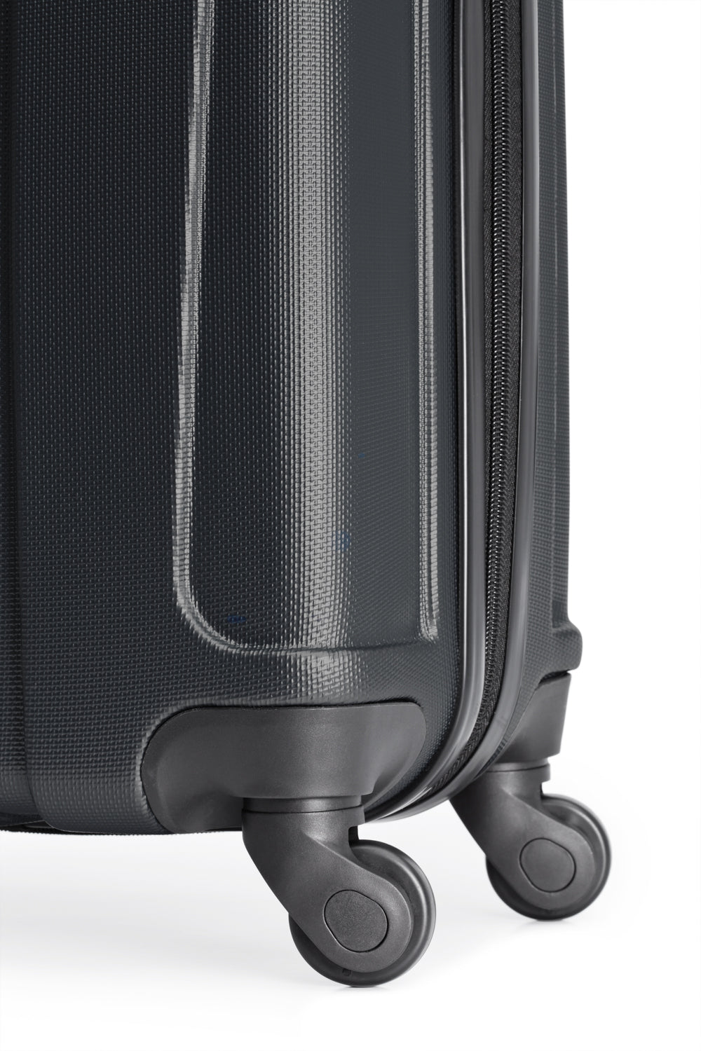 SWISSGEAR - Pinnacle Collection Carry-On Hardside Luggage - Black - 07